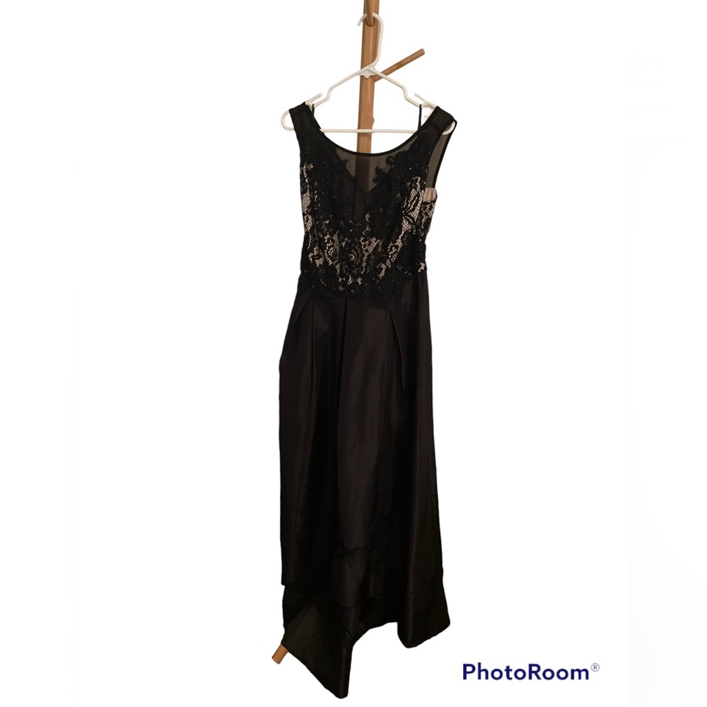 Melrose Social Formal dress size 8. Floor length with satin wrap for shoulders